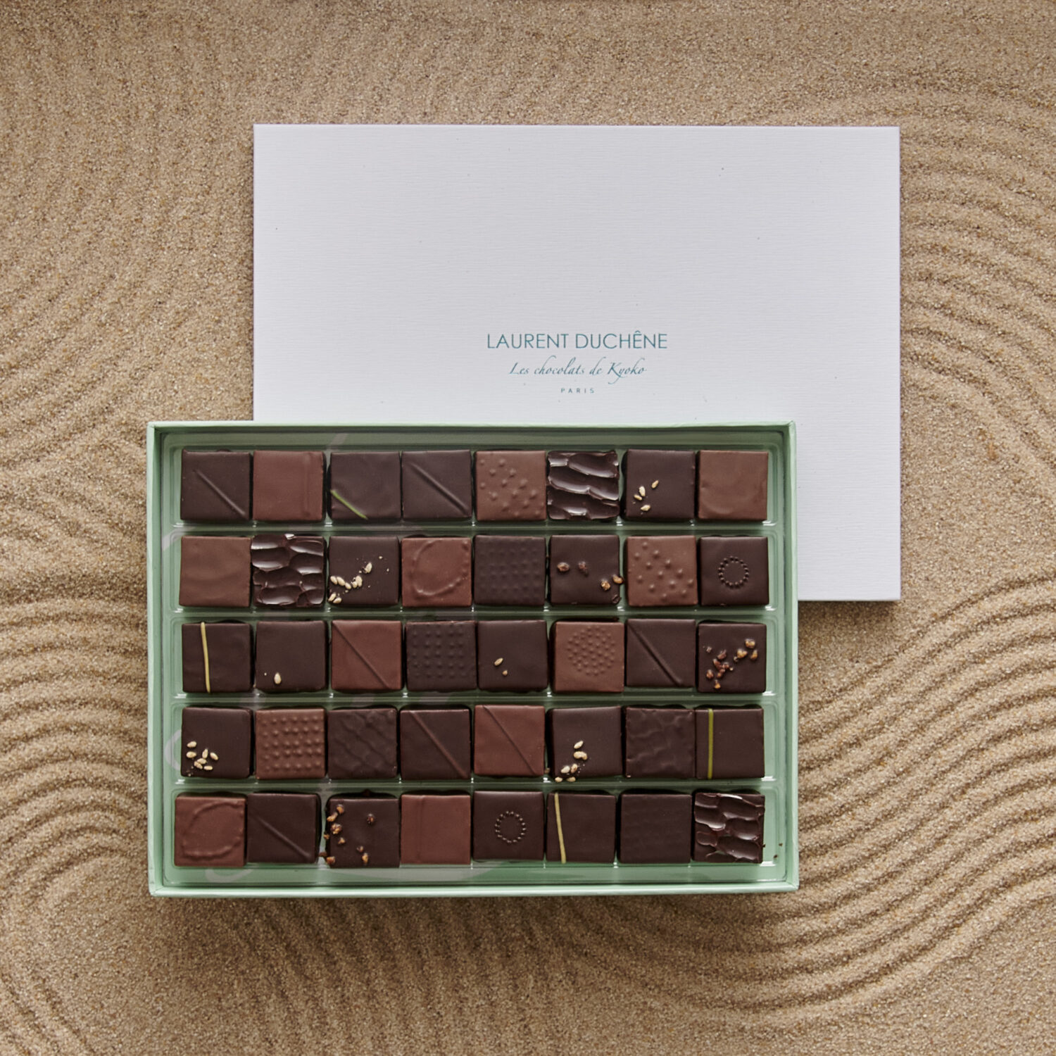 Boîtes chocolats noirs et lait (4 tailles)